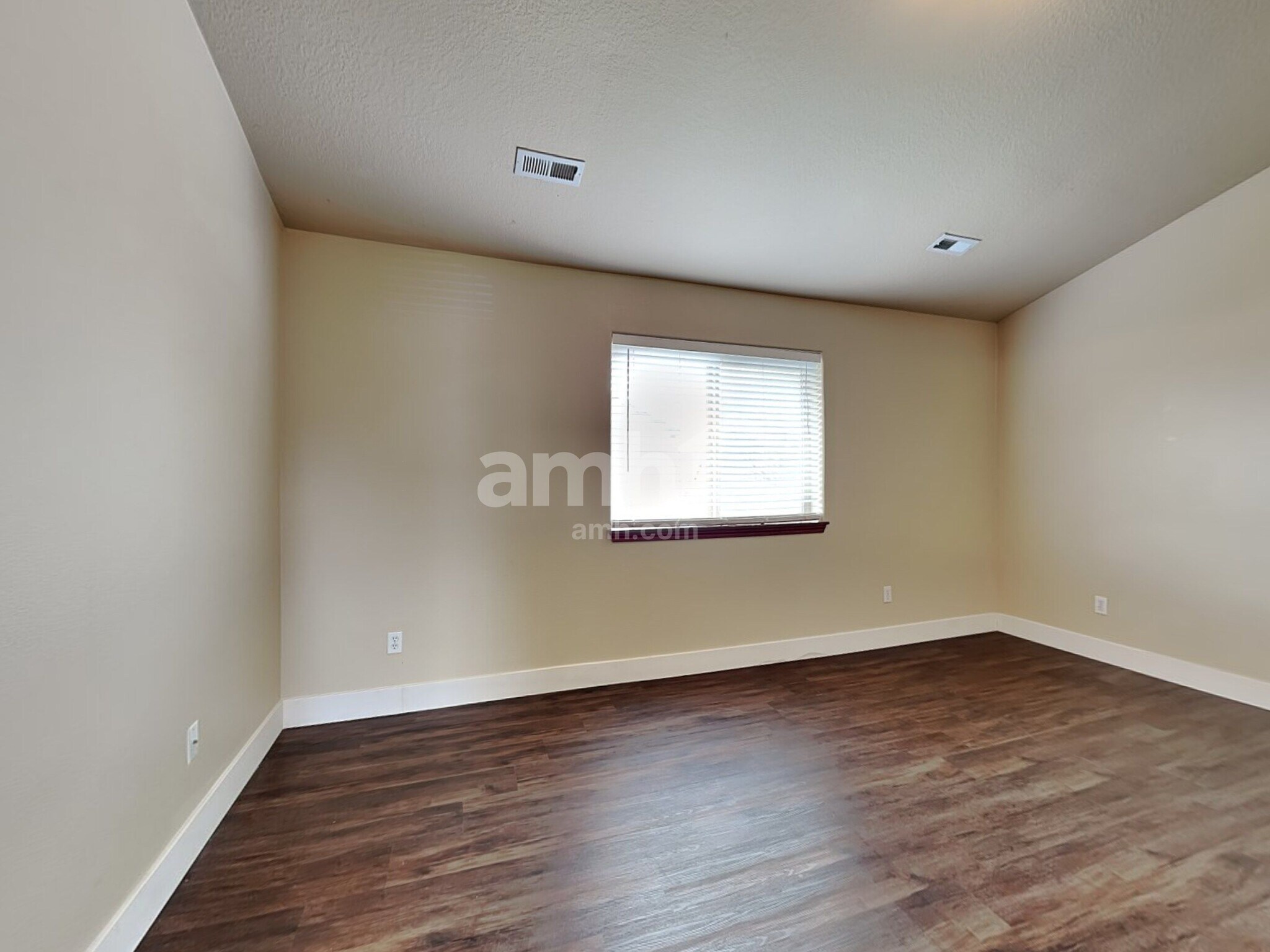 Building Photo - 1115 SE Rollins Ave