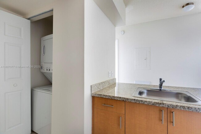 Building Photo - 2350 SW 27th Ave