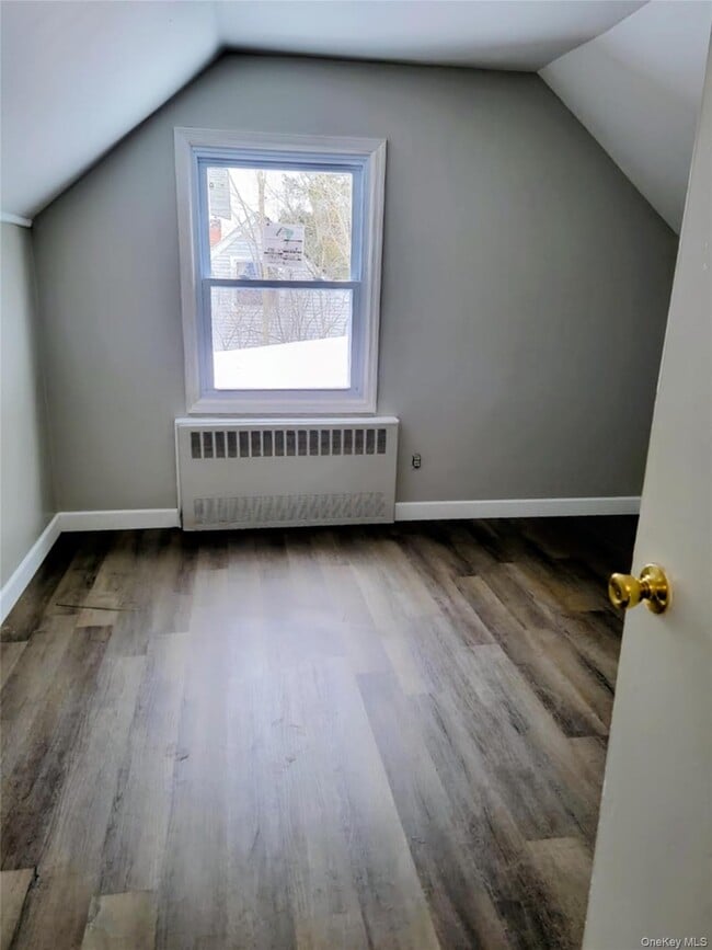 Building Photo - 19 Essex Rd