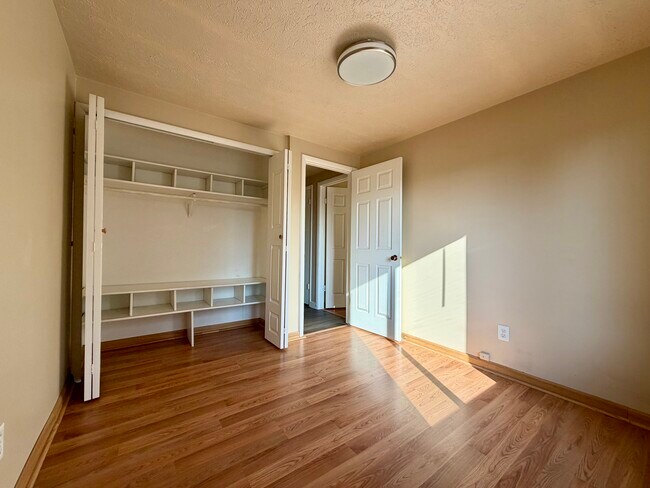 Building Photo - 2333 Cliff Swallow Dr