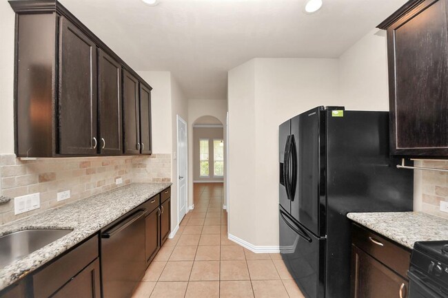Building Photo - 122 Persimmon Dr
