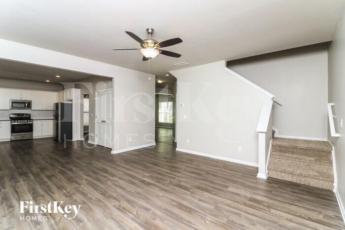 Building Photo - 210 Omega Ct