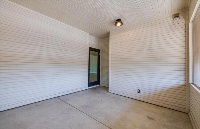 Building Photo - 2837 Hemphill St