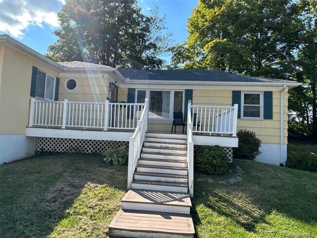 Building Photo - 102 Overocker Rd