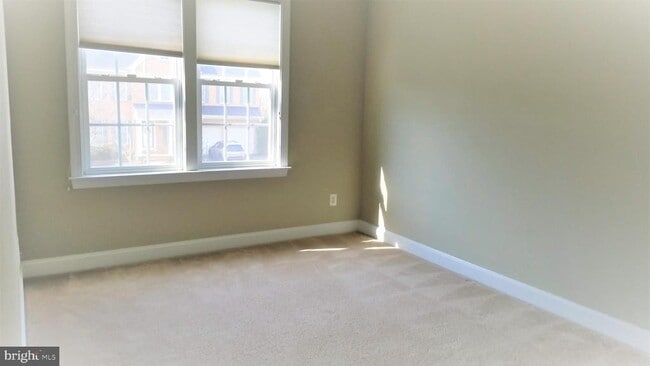 Building Photo - 43649 Riverpoint Dr