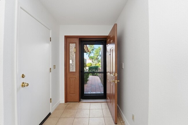 Building Photo - Welcome to this stunning 3-bedroom, 2-bathroom home in the heart of Scottsdale, AZ *RENT SPECIAL*