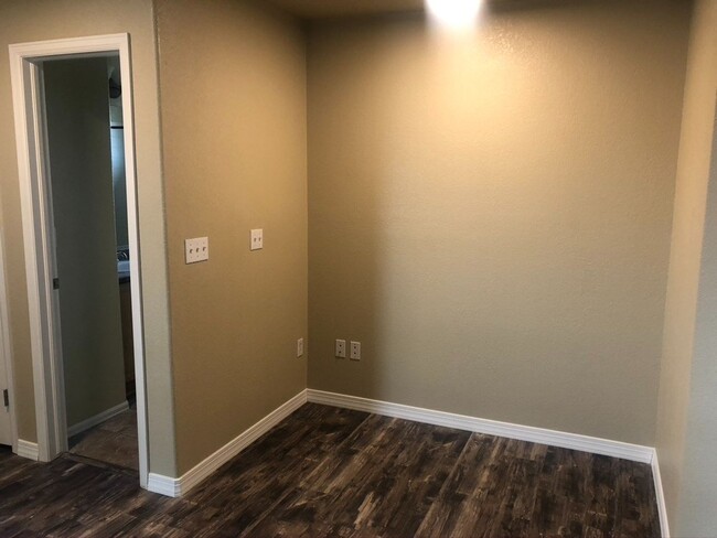 Building Photo - Large 4 bedroom Home in Commerce City