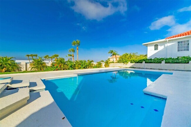 Building Photo - 5521 W Shr Dr