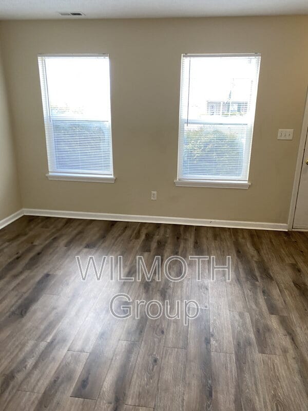 Building Photo - 2265 Valley Creek E Ln