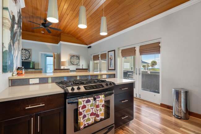 Building Photo - 113-112 12th Ave