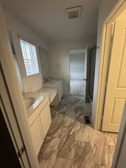 Building Photo - 4350 Apple Cider St
