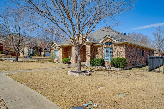 Building Photo - 2916 Alsatia Dr