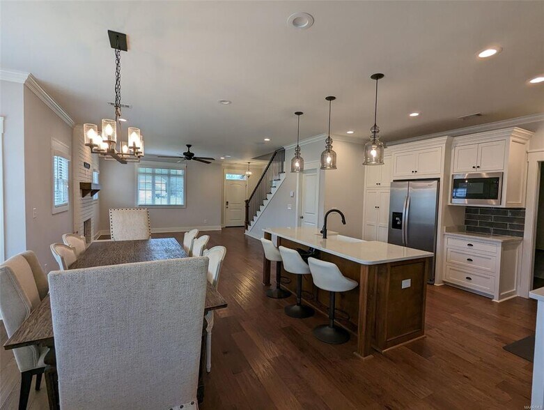 Building Photo - 3418 Lockwood Pl
