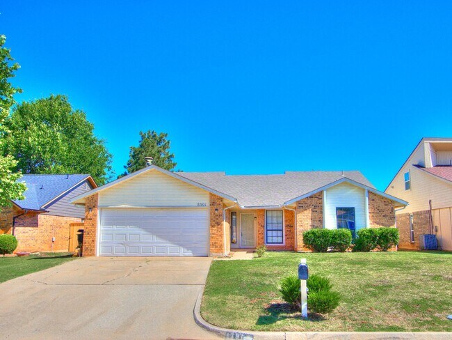Building Photo - 3 Bed 2 bath!