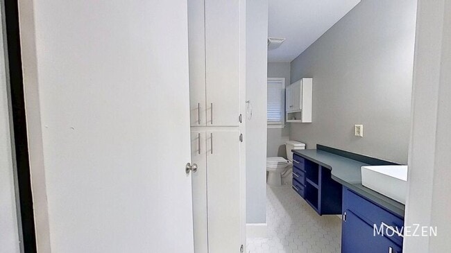 Building Photo - 3 Balfer Ct