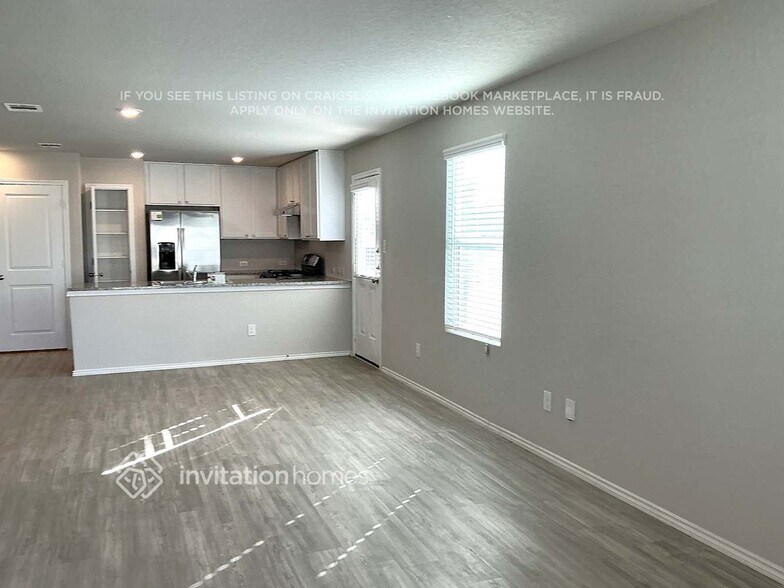 Building Photo - 10510 Varmus Dr