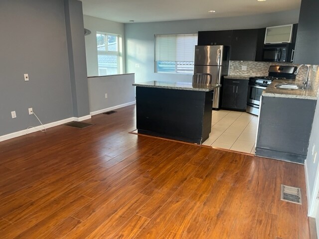 Kitchen and living room - 2527 Union St