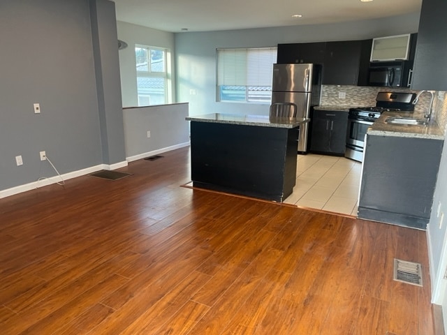 Kitchen and living room - 2527 Union St