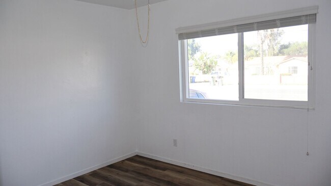 Building Photo - 2 bedrooms 2 full bathrooms duplex in El Cajon City.