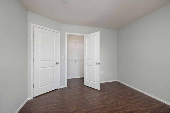 Building Photo - Newly built 3 bedroom duplex- Aurora, MO