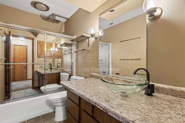 Building Photo - 30 W Oxford St