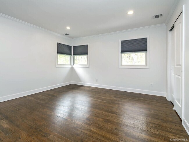 Building Photo - 1 Milford Ln