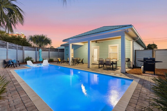 Building Photo - 21310 Pompano Ave