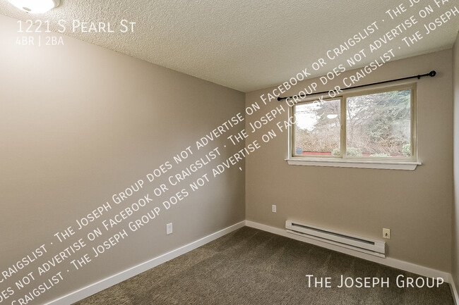 Building Photo - 1221 S Pearl St