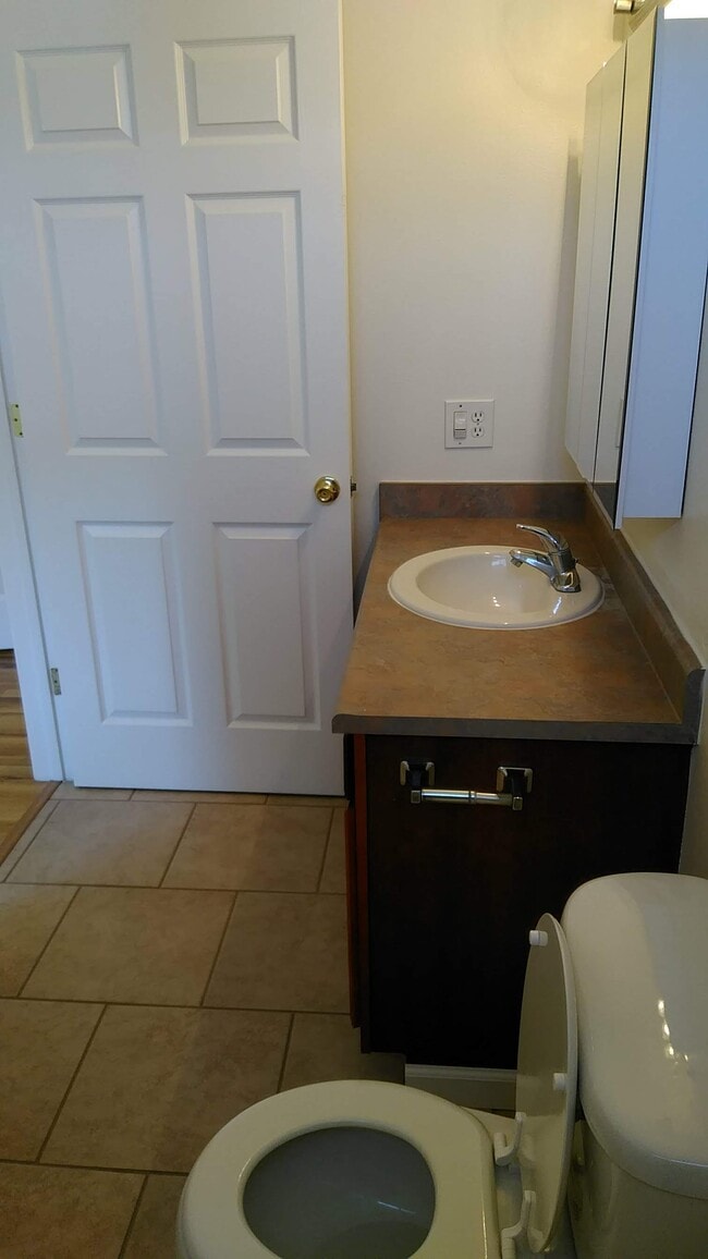 Building Photo - 2146 Blossom Ave