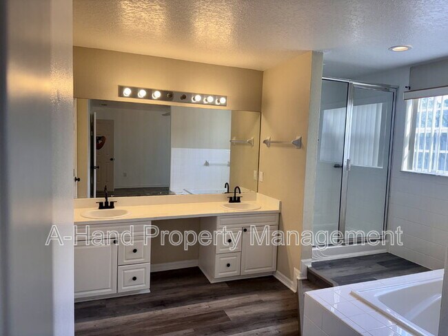 Building Photo - 439 Coconut Palm Way