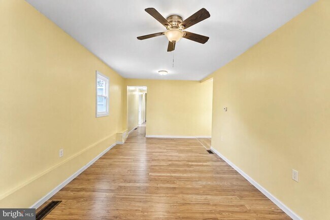 Building Photo - 565 Lamberton St