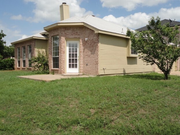 Building Photo - 5600 Chimney Rock Drive