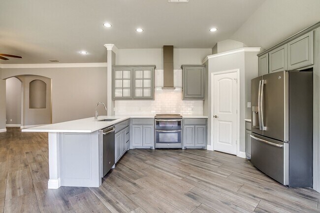 Building Photo - Beautiful 4 Bed, 2 Bath in Pristine Willow...