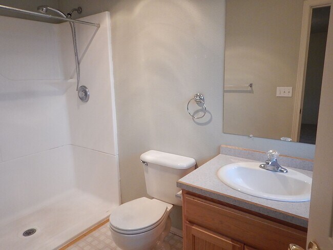 Building Photo - 3 Bedroom, 2 Bathroom North of Prineville - Fenced Back Yard - Available soon!