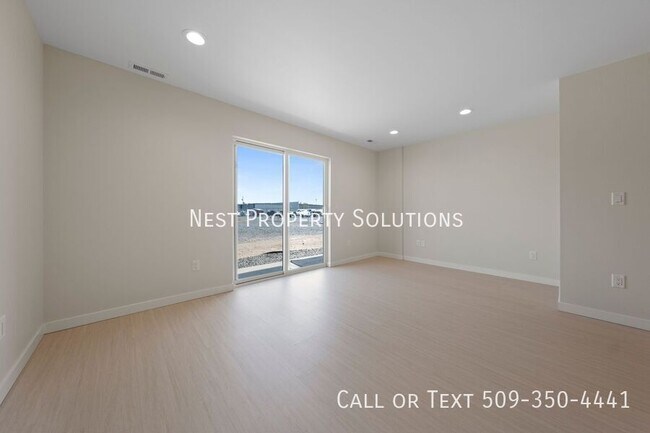 Building Photo - 1613 W Lee St