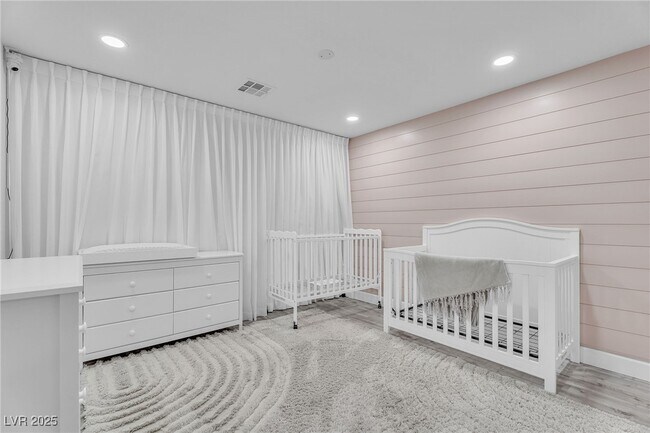 Building Photo - 9885 Shadycrest Ct