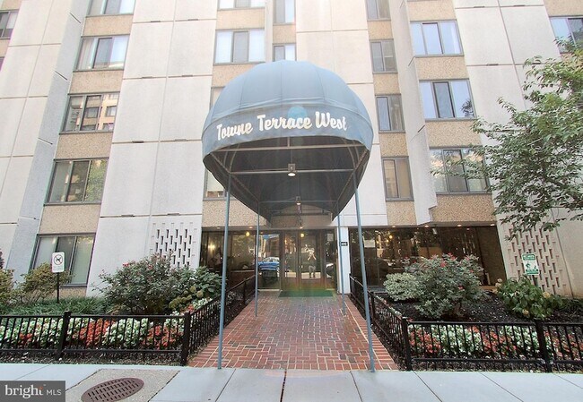 Building Photo - 1440 N Street NW Unit 812