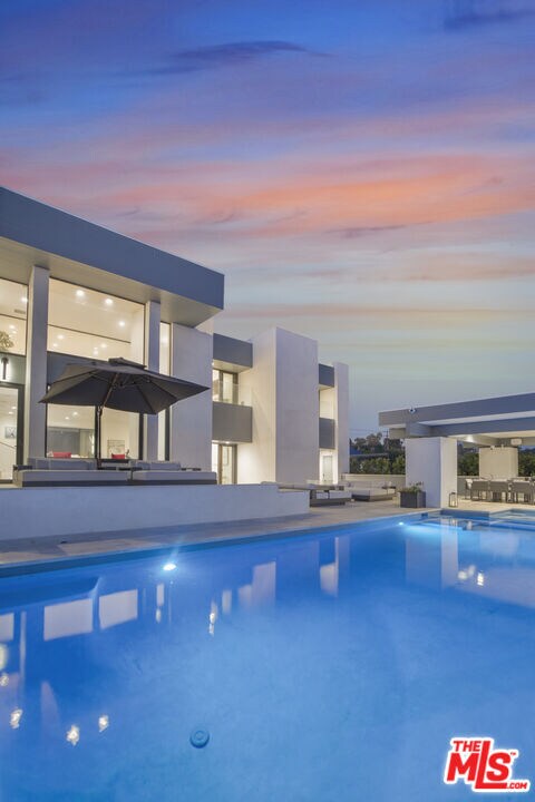 Building Photo - 30020 Morning View Dr