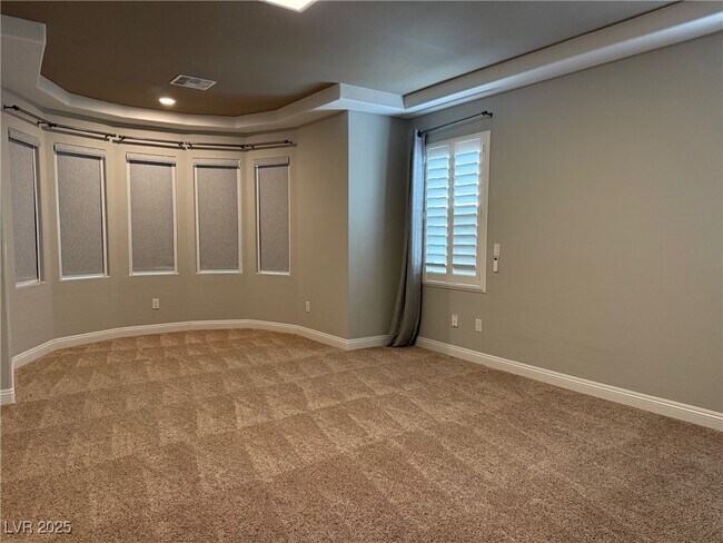 Building Photo - 304 Rezzo St