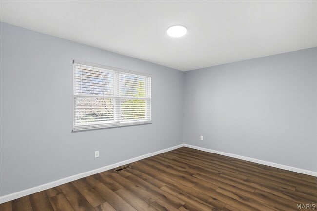 Building Photo - 606 Rue Montand Dr