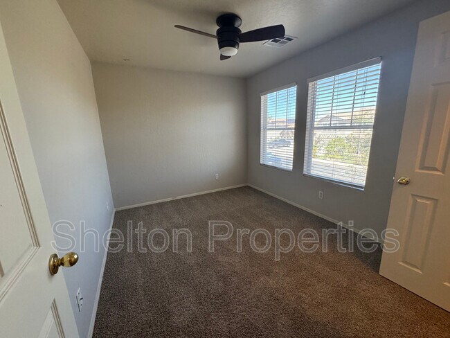 Building Photo - 14787 W Columbine Dr