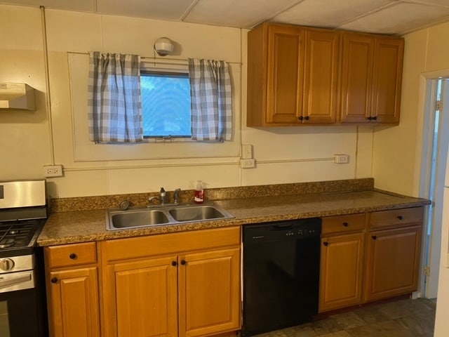 Kitchen - 550 Washington Ave