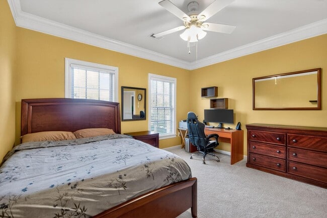 Building Photo - 401 Hilton Head Ct