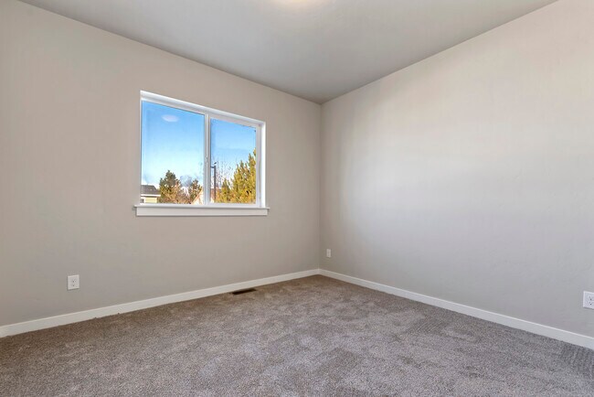 Building Photo - 6330 W Tierra Ln