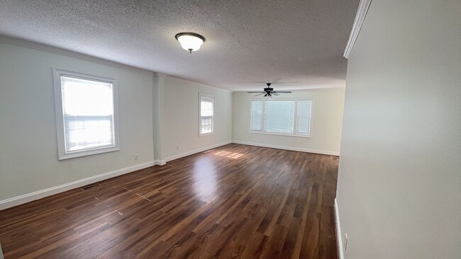 Building Photo - 808 S 10th St