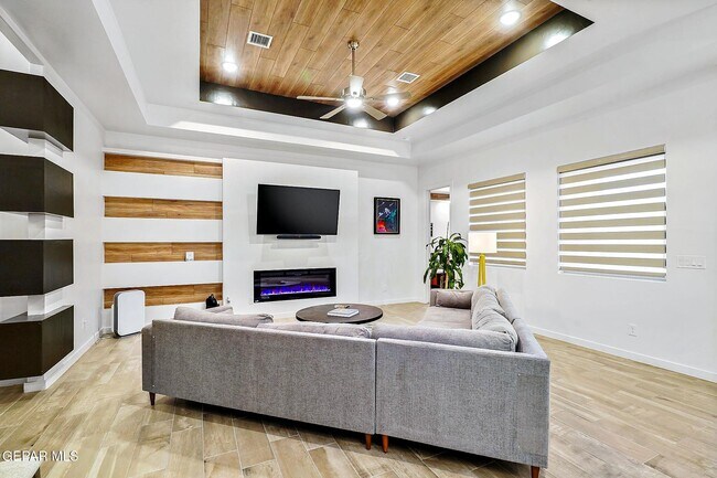 Building Photo - 2300 Tierra Zaria