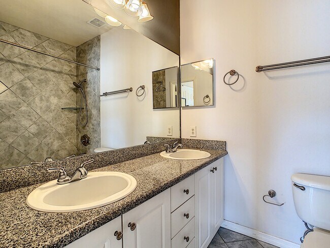 Building Photo - 7754 Plantation Cir