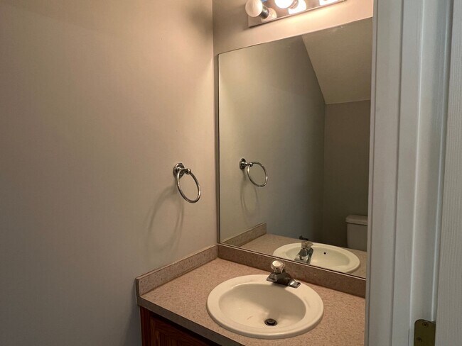 Building Photo - Fully Renovated 2 Bedroom/ 2.5 Bathroom Townhome - The Farm at Buckwalter