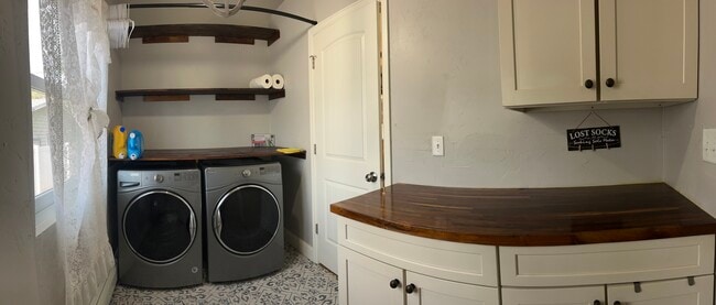 Building Photo - 2866 Elm Ave