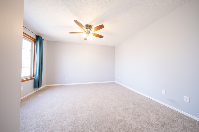 Building Photo - 1039 Fillmore Cir NE